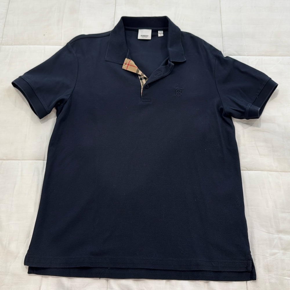 Men’s Authentic Burberry Shirt.